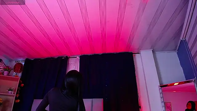 Snapshot of Emilyy05_ chatting on January 10, 3:19 am Emilyy05 online show from January 10, 3:19 am