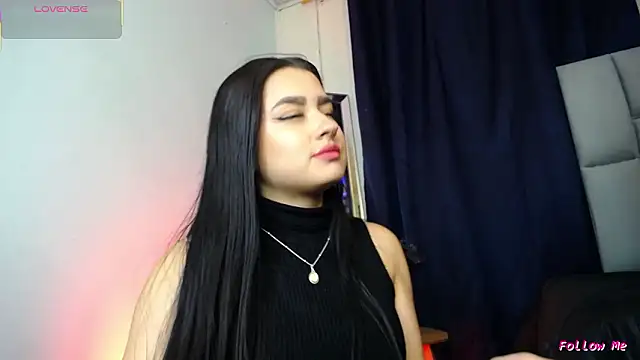 Snapshot of Emilyy05_ chatting on March 3, 3:12 am Emilyy05 online show from March 3, 3:12 am