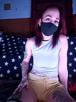 Snapshot of Lunara_Noir chatting on December 22, 10:18 pm Lunara Noir online show from December 22, 10:18 pm