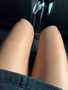 Snapshot of bety13 chatting on February 24, 9:29 am bety13 online show from February 24, 9:29 am