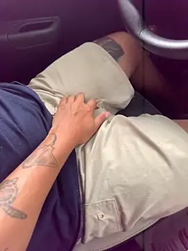 Snapshot of bety13 chatting on March 1, 2:52 pm bety13 online show from March 1, 2:52 pm