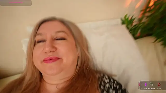 HappyLisa online show from March 19, 5:28 pm