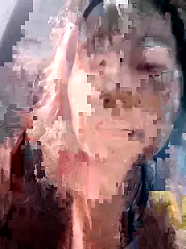 Snapshot of boiboi001 chatting on December 20, 7:43 pm boiboi001 online show from December 20, 7:43 pm