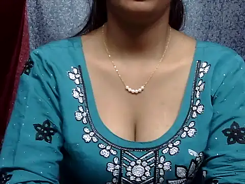 cute Dirty Diva online show from April 4, 3:31 pm