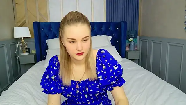 Molly Voss online show from January 15, 4:11 pm