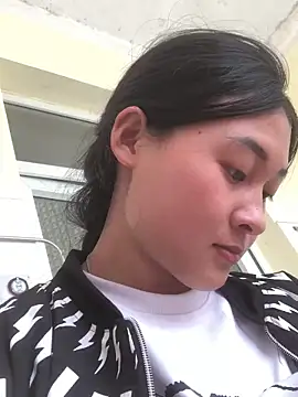 Snapshot of Bayyy-- chatting on December 21, 6:31 am Bayyy-- online show from December 21, 6:31 am