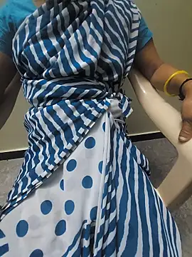 Snapshot of Tamilwifelove chatting on December 22, 9:45 pm Tamilwifelove online show from December 22, 9:45 pm