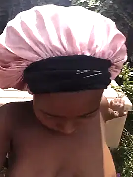 ShyNaughtyBabe online show from April 9, 9:26 am