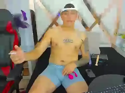 ThomasThund online show from January 18, 2:37 am