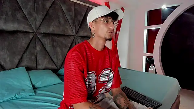 Snapshot of Stone_Biker chatting on December 23, 2:09 am Stone Biker online show from December 23, 2:09 am