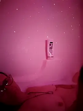 CrownedCuppa online show from April 8, 6:24 am