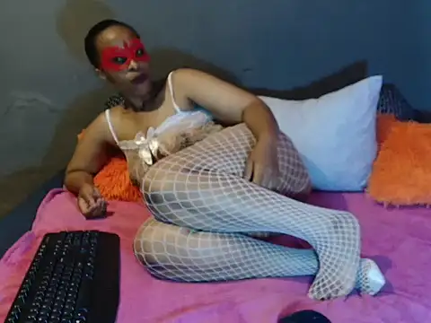 Snapshot of Fallenchubbie chatting on December 21, 2:13 pm Fallenchubbie online show from December 21, 2:13 pm