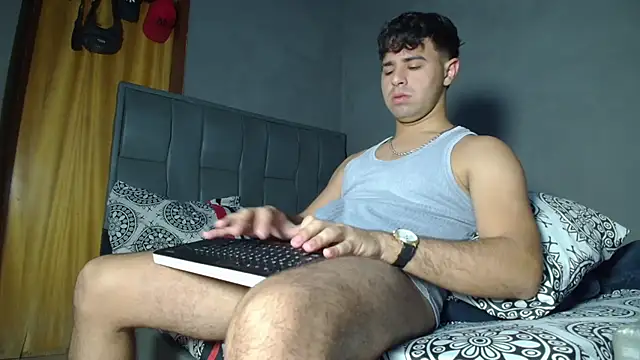 MAXIMILAINO-XXX online show from April 21, 2:15 am