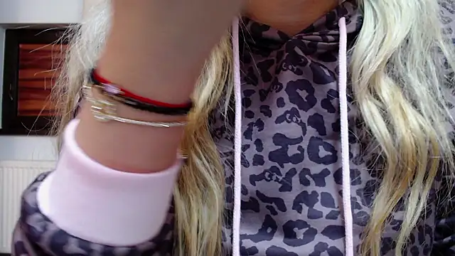 Snapshot of DaliaHaven chatting on February 21, 7:48 pm DaliaHaven online show from February 21, 7:48 pm