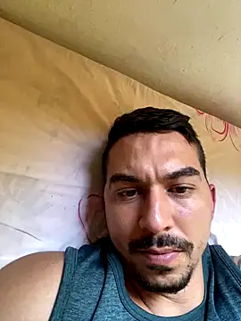 Snapshot of LuanTeles29 chatting on December 21, 4:03 pm LuanTeles29 online show from December 21, 4:03 pm