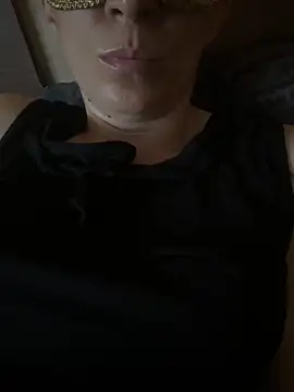 SexyMamiVee online show from April 17, 4:21 pm