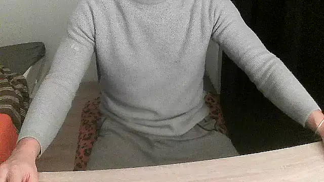 Snapshot of Fredlebo chatting on December 21, 10:28 pm Fredlebo online show from December 21, 10:28 pm