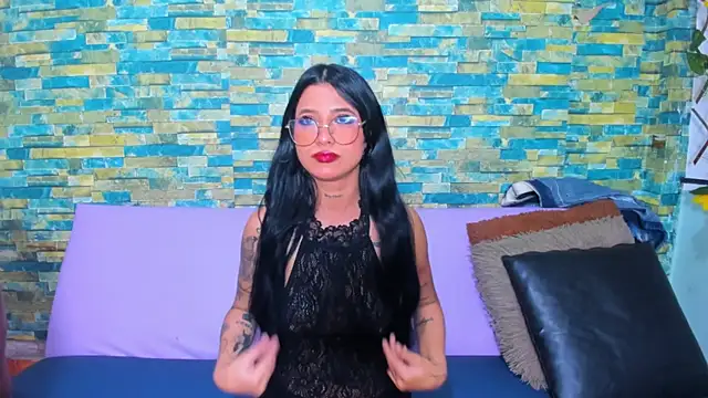 Snapshot of Partyminigil_ass chatting on December 22, 10:40 pm Partyminigil ass online show from December 22, 10:40 pm