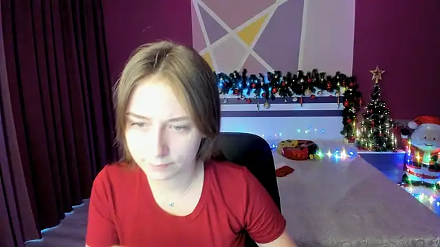 Snapshot of SerenityWild chatting on December 23, 6:33 am SerenityWild online show from December 23, 6:33 am