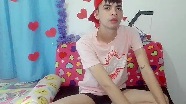 Snapshot of nico22love chatting on February 16, 2:13 pm nico22love online show from February 16, 2:13 pm