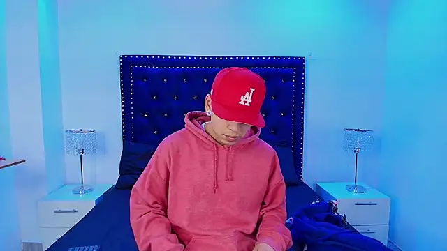 Jaden and sofia online show from April 17, 3:09 am