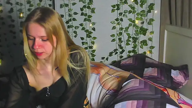 Cute Madam online show from January 9, 10:33 pm