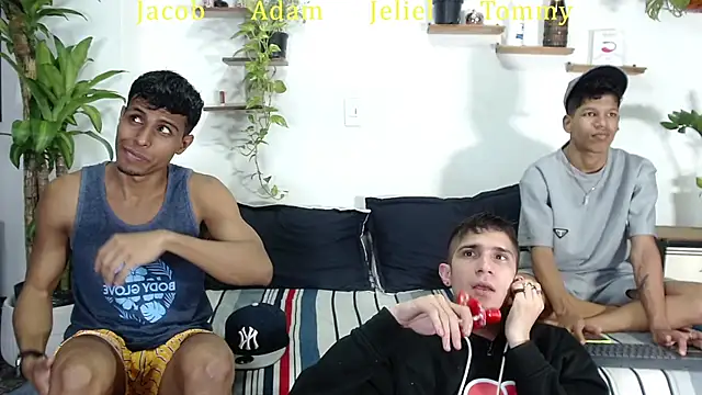 Interracial Snow Bunny online show from January 31, 11:14 pm