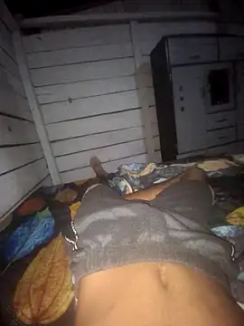 Snapshot of tran1234hot chatting on December 23, 3:37 am tran1234hot online show from December 23, 3:37 am