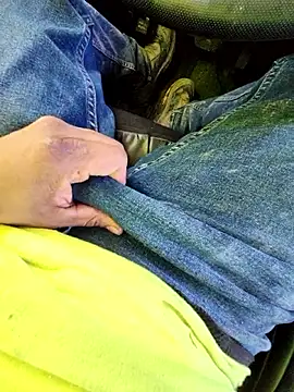 Snapshot of 115gunz chatting on January 6, 6:22 pm 115gunz online show from January 6, 6:22 pm