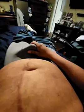 Snapshot of 115gunz chatting on March 2, 11:39 am 115gunz online show from March 2, 11:39 am