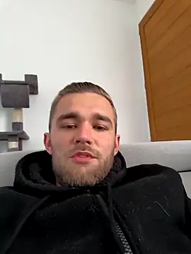 Benjamiinlt online show from April 13, 9:59 am