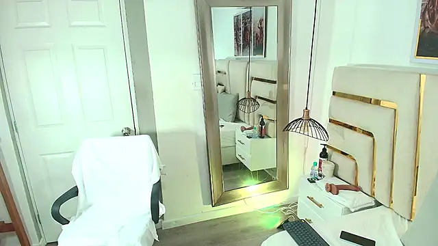 Noelle Minx online show from April 9, 6:24 pm