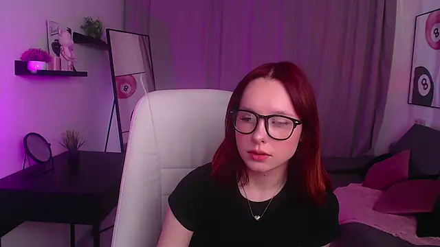 Haya Harareet online show from March 18, 7:33 am