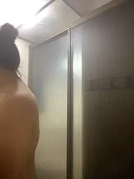 Scarlet auraa online show from April 8, 5:24 pm