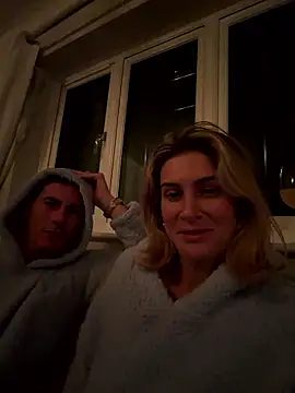 axhughes online show from January 11, 1:43 am