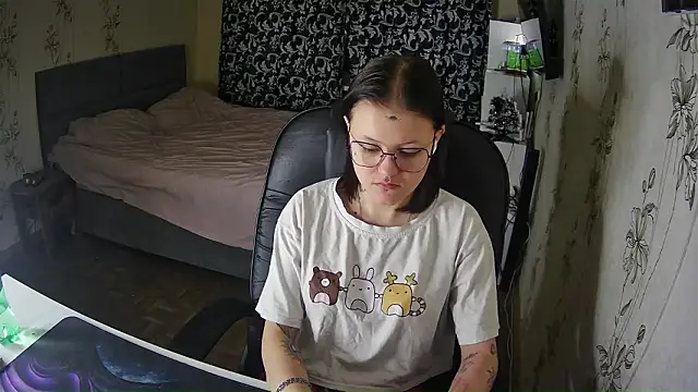 Withbeautyeyes online show from January 18, 2:10 pm