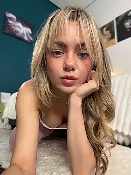 Kylie Mystic online show from April 3, 3:37 am