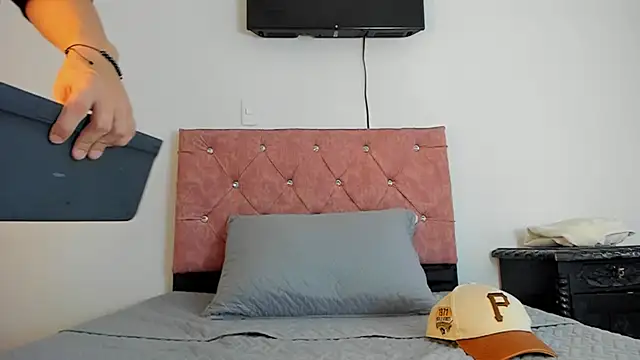 Liam saint online show from January 8, 12:07 pm