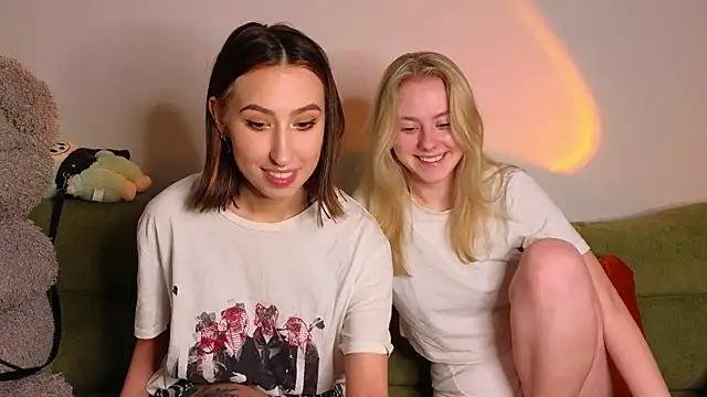 Mimipaws online show from January 5, 7:28 pm