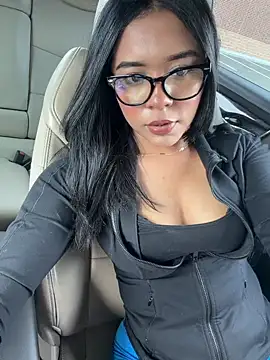 AnahiSkye online show from April 15, 4:25 pm