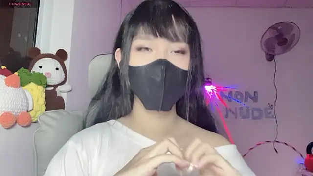 Snapshot of Tieu-May chatting on July 5, 9:44 pm Tieu-May online show from July 5, 9:44 pm