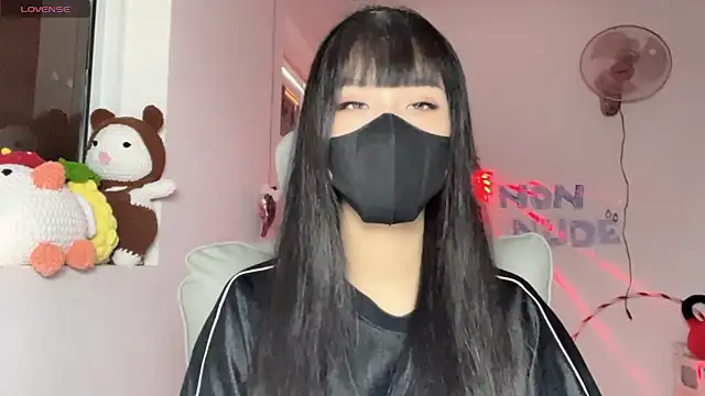 Snapshot of Tieu-May chatting on July 18, 8:18 am Tieu-May online show from July 18, 8:18 am