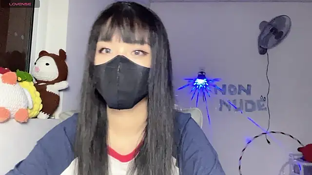 Snapshot of Tieu-May chatting on July 18, 9:51 pm Tieu-May online show from July 18, 9:51 pm