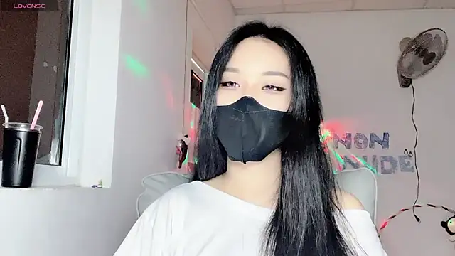 Snapshot of Tieu-May chatting on July 27, 6:42 am Tieu-May online show from July 27, 6:42 am
