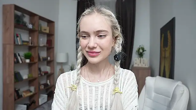 KristalCrowner online show from March 28, 8:41 pm