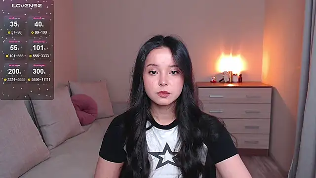 Snapshot of lia_hetty chatting on October 6, 2:14 pm lia hetty online show from October 6, 2:14 pm