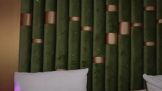 Snapshot of AmeliaAngel chatting on January 7, 8:13 am AmeliaAngel online show from January 7, 8:13 am