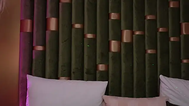 Snapshot of AmeliaAngel chatting on January 17, 5:53 am AmeliaAngel online show from January 17, 5:53 am