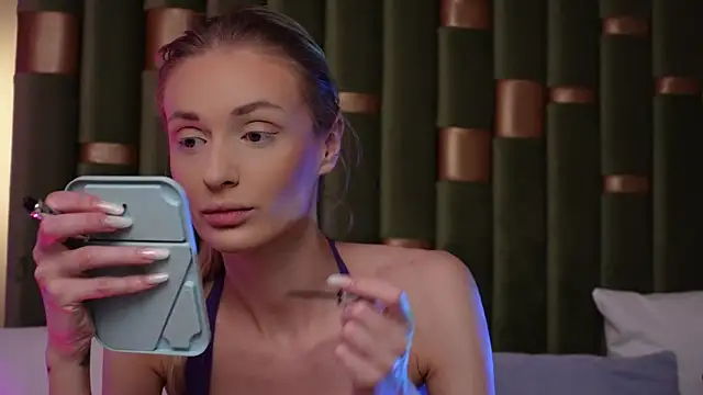 Snapshot of AmeliaAngel chatting on February 23, 7:11 am AmeliaAngel online show from February 23, 7:11 am