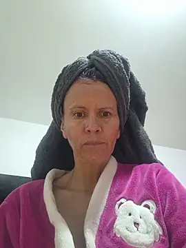 cintia love online show from April 5, 5:43 pm